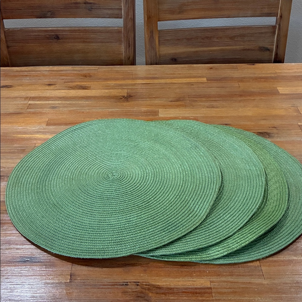 Set of 4 olive Green Round Placemats